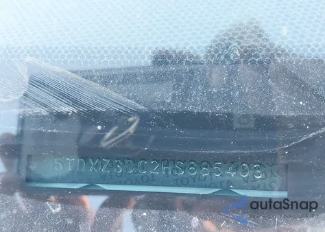 2017 Toyota Sienna Se Premium 8 Passenger z USA, uszkodzony, nr VIN 5TDXZ3DC2HS885403